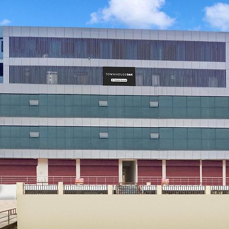 Townhouse Oak Sarusajai Stadium Dispur Екстер'єр фото