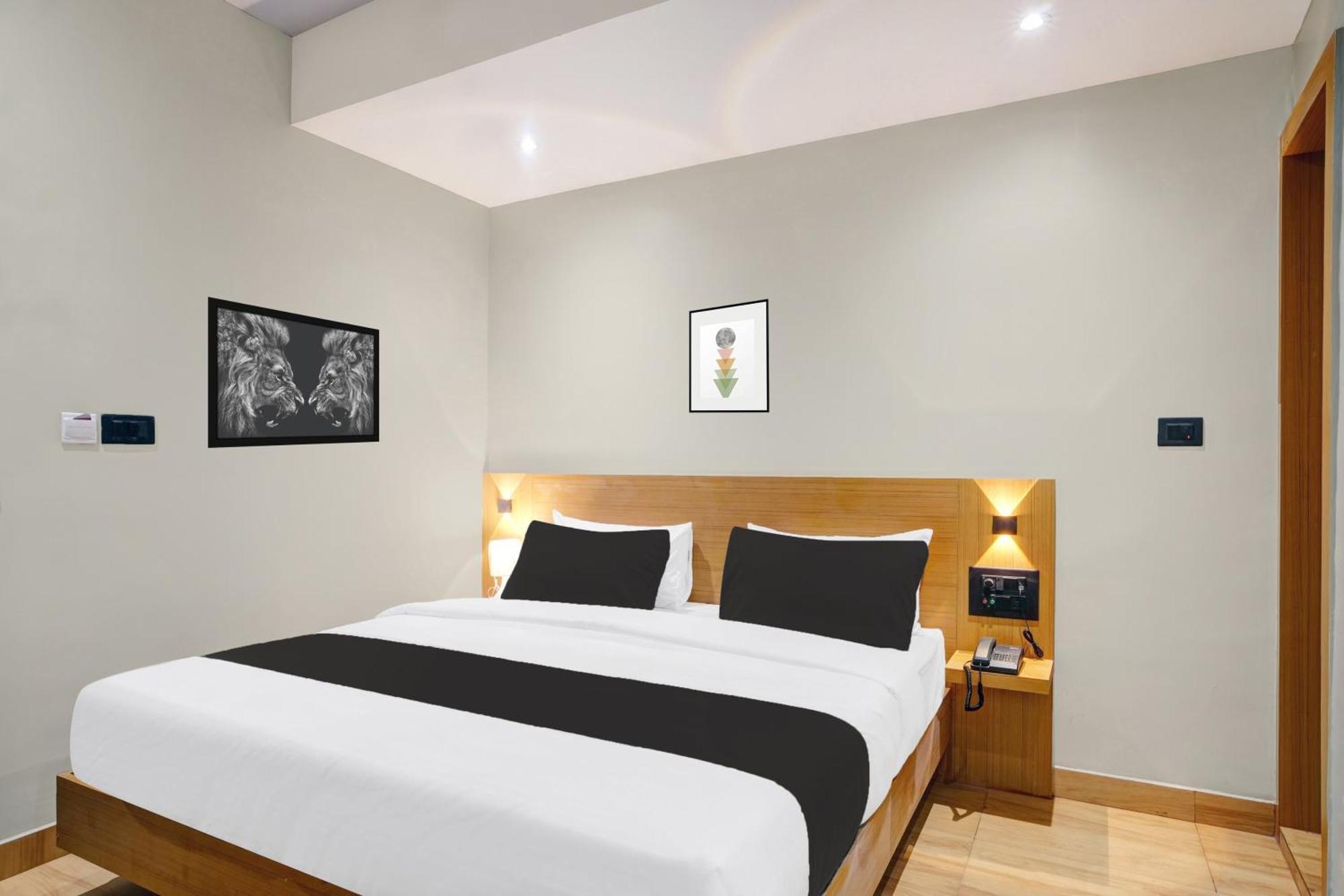 Townhouse Oak Sarusajai Stadium Dispur Екстер'єр фото
