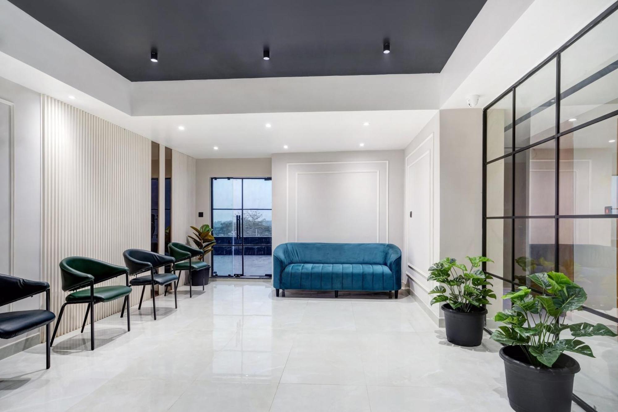 Townhouse Oak Sarusajai Stadium Dispur Екстер'єр фото