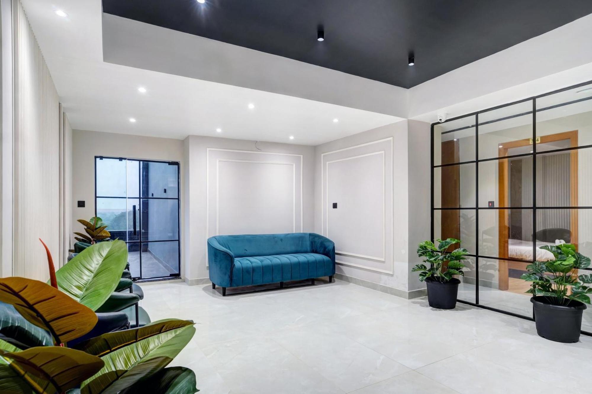 Townhouse Oak Sarusajai Stadium Dispur Екстер'єр фото