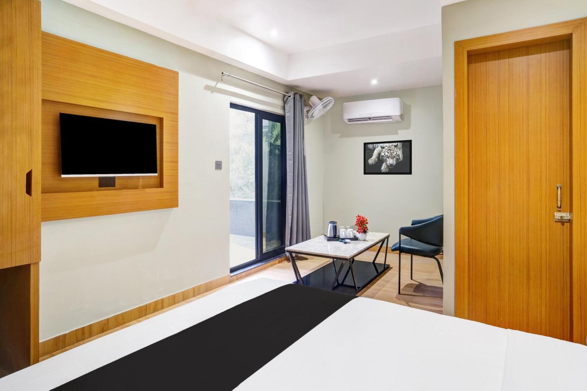Townhouse Oak Sarusajai Stadium Dispur Екстер'єр фото