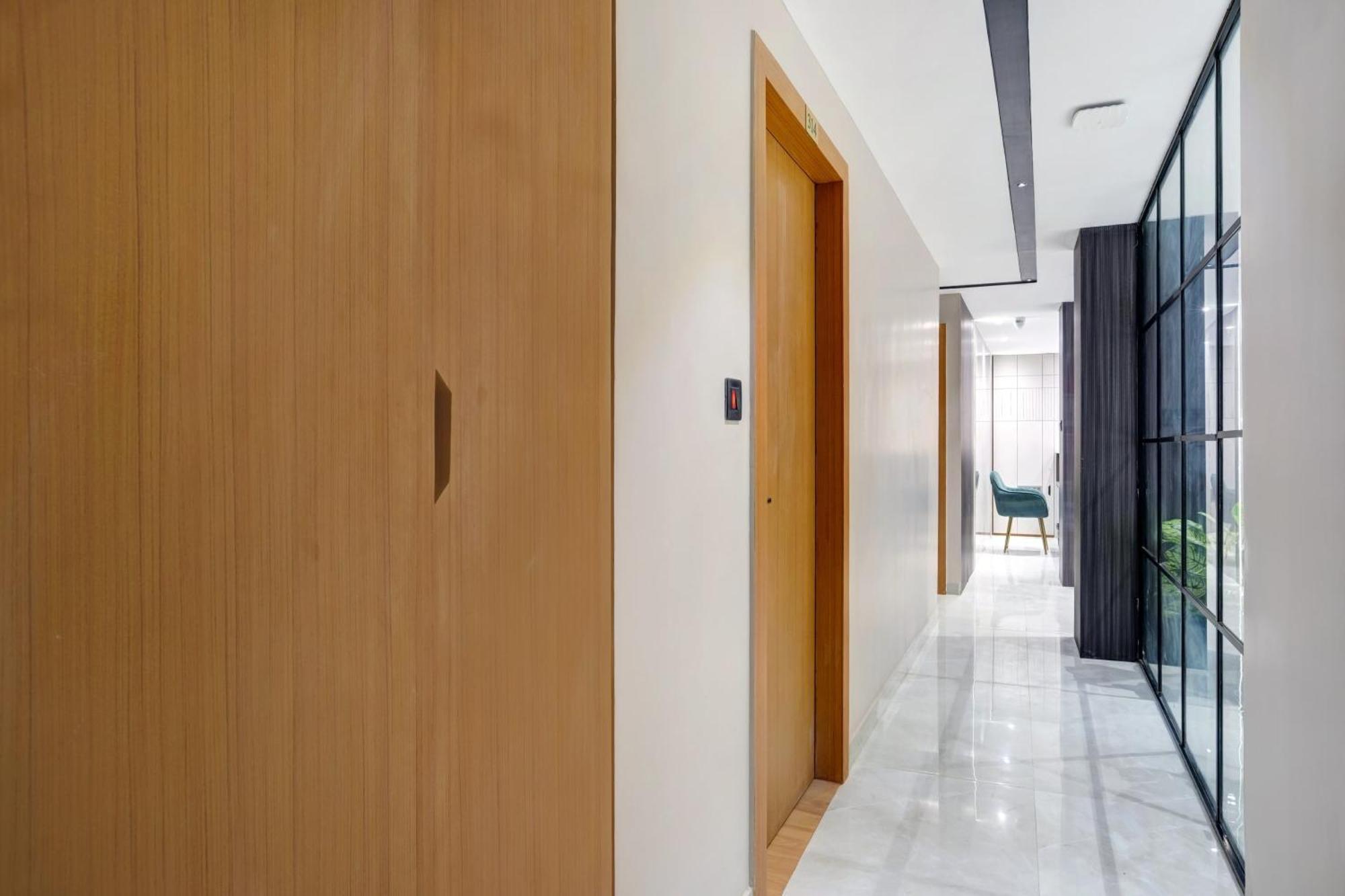 Townhouse Oak Sarusajai Stadium Dispur Екстер'єр фото