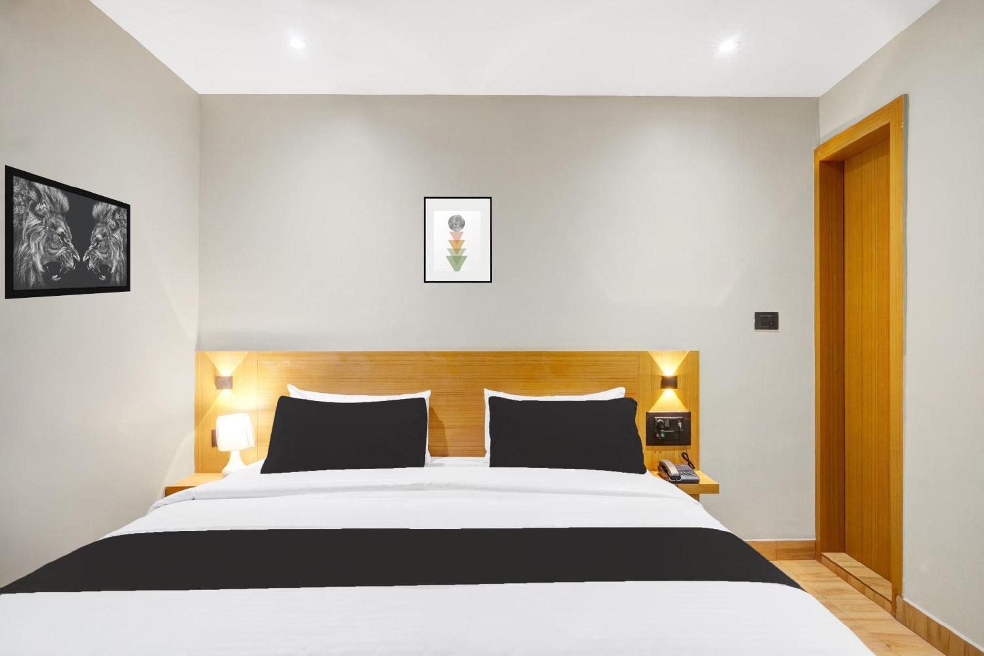 Townhouse Oak Sarusajai Stadium Dispur Екстер'єр фото