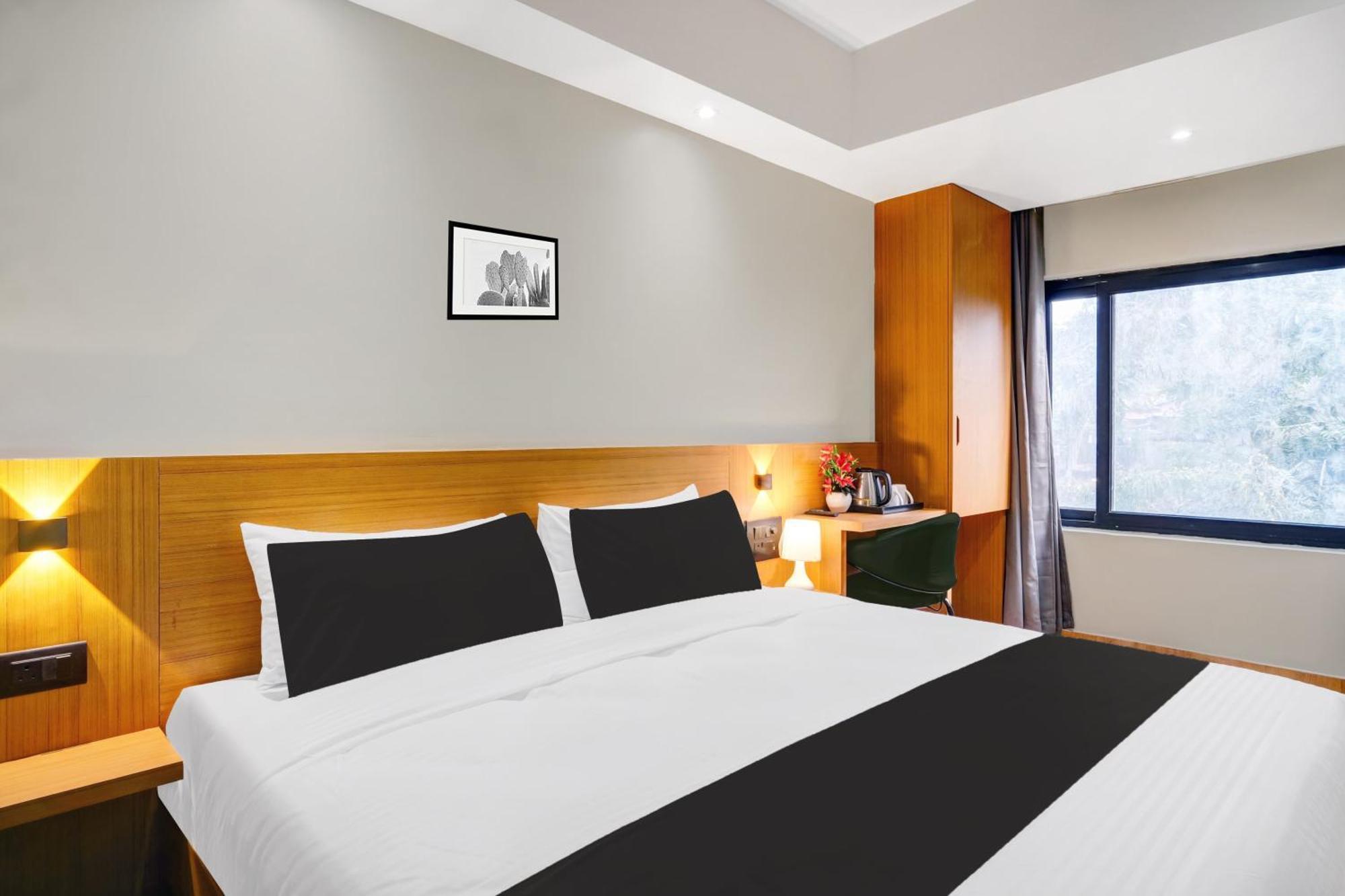 Townhouse Oak Sarusajai Stadium Dispur Екстер'єр фото