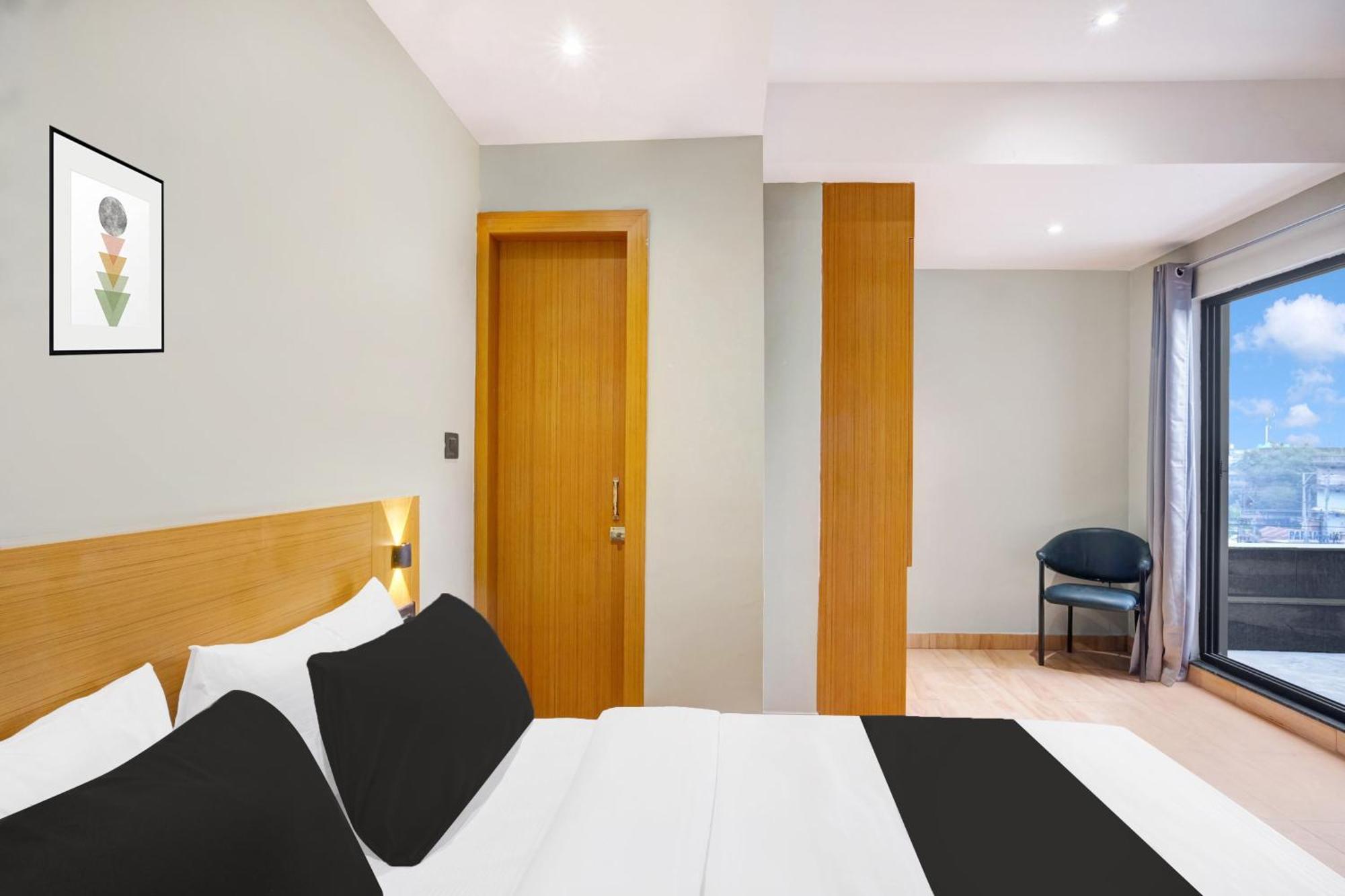 Townhouse Oak Sarusajai Stadium Dispur Екстер'єр фото