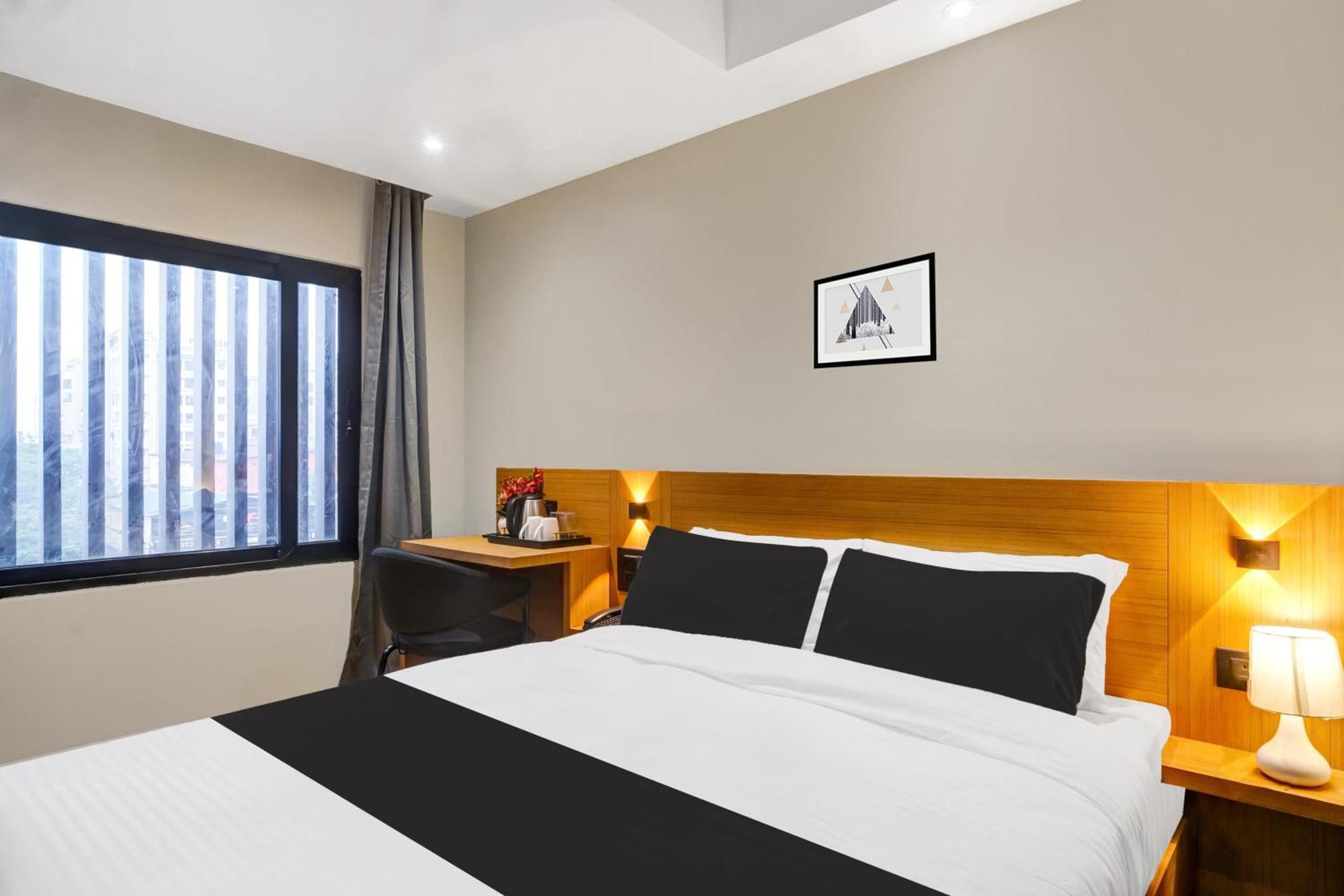 Townhouse Oak Sarusajai Stadium Dispur Екстер'єр фото